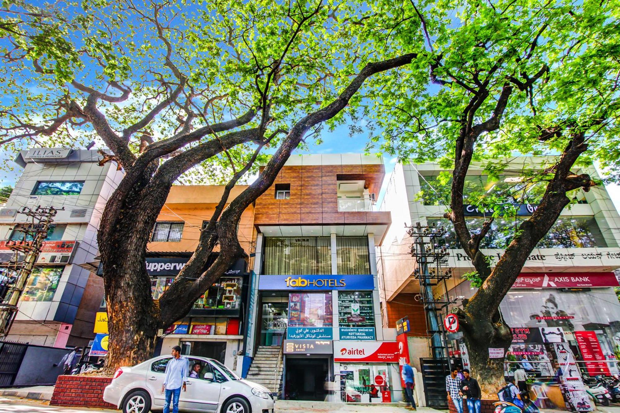 Fabhotel Vista Suites - Frazer Town Bangalore Bagian luar foto